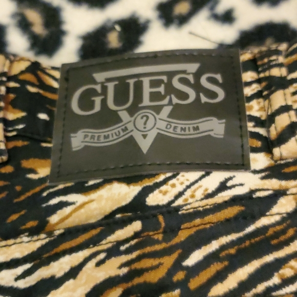 Guess Tiger Print Jeans Size 26 - Picture 6 of 6